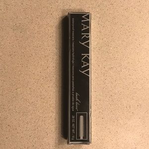 Marykay waterproof lash love mascara. (NWT)